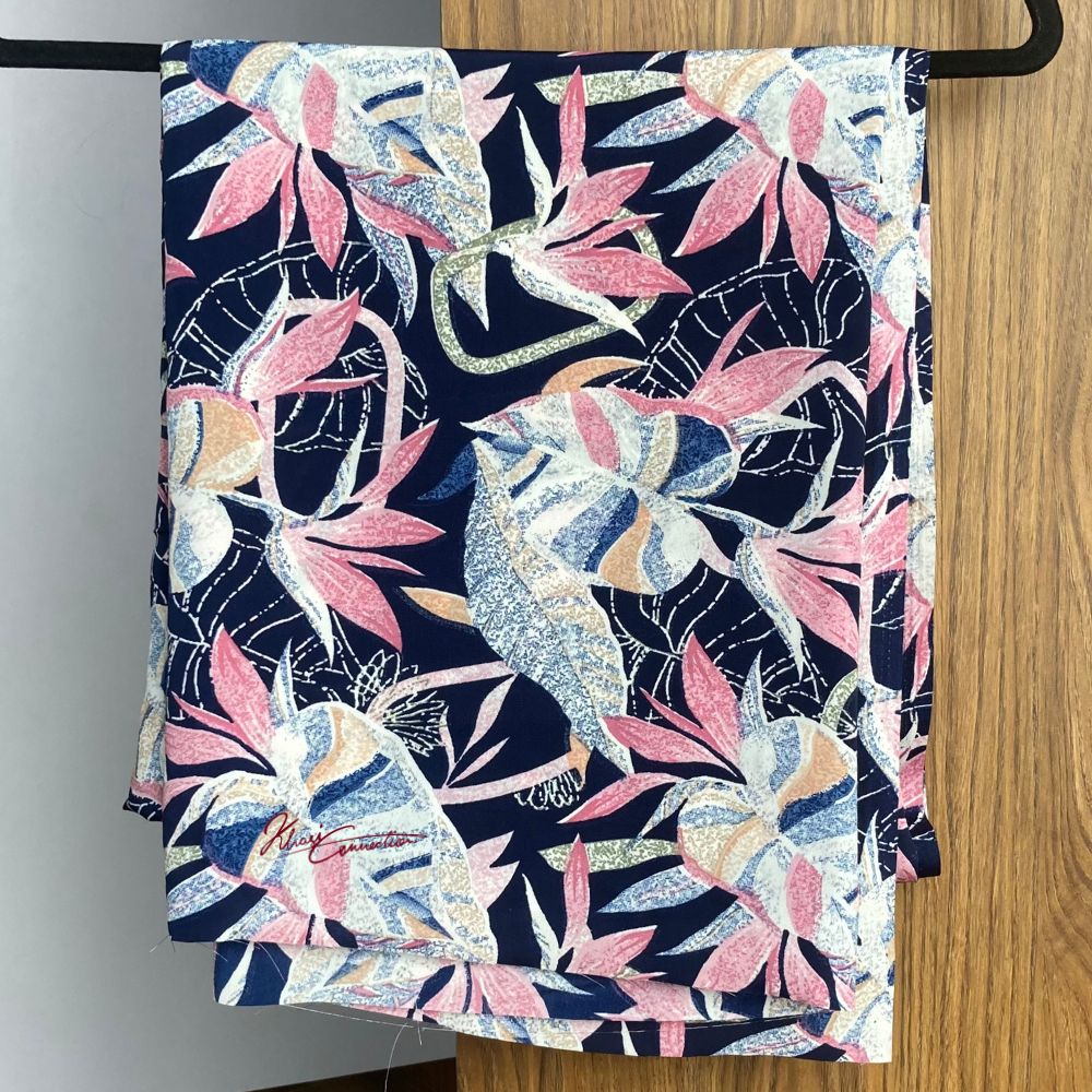 Navy Blue Pink Floral Jaiñsem